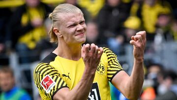 Dortmund (Germany), 30/04/2022.- Dortmund's Erling Haaland reacts during the German Bundesliga soccer match between Borussia Dortmund and VfL Bochum at Signal Iduna Park in Dortmund, Germany, 30 April 2022. Harland's agent Mino Raiola has died at the age of 54. (Alemania, Rusia) EFE/EPA/SASCHA STEINBACH CONDITIONS - ATTENTION: The DFL regulations prohibit any use of photographs as image sequences and/or quasi-video.
