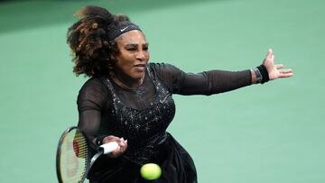 FILE PHOTO: Sep 2, 2022; Flushing, NY, USA; Serena Williams of the United States hits to Ajla Tomljanovic of Australia on day five of the 2022 U.S. Open tennis tournament at USTA Billie Jean King Tennis Center. Mandatory Credit: Danielle Parhizkaran-USA TODAY Sports/File Photo