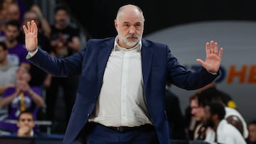 MADRID, 23/01/2025.- El entrenador del Baskonia, Pablo Laso, durante el partido de la jornada 23 de la EuroLiga que Real Madrid y Baskonia disputan hoy jueves en el Movistar Arena, en Madrid. EFE/Juanjo Martín
