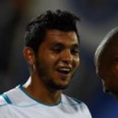 Tecatito Corona marca doblete en su debut con el Porto