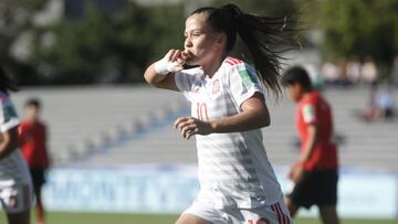 Claudia Pina logr&oacute; un doblete en el debut ante Corea.