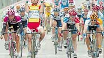 <b>EMPATE TÉCNICO</B>. La foto-finish decantó la victoria a favor de Bettini sobre Freire en la Tirreno-Adriático.