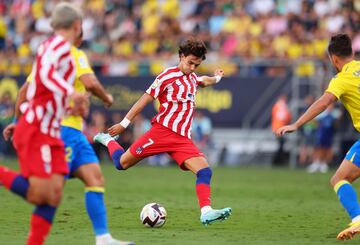 João Félix marca el 2-2.