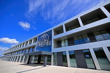 Fachada del centro de entrenamiento de la ciudad deportiva. 

