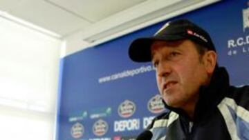 <b>AL FRENTE. </b>Lotina, que renovará en breve, dio un repaso al presente y futuro del Deportivo.