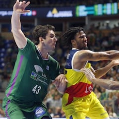 El Unicaja arrasa al Tenerife y ya es equipo de playoff
