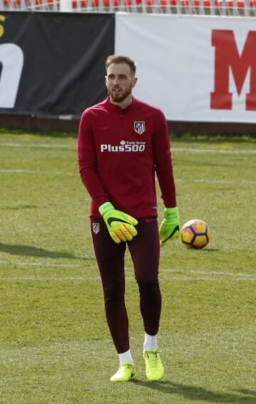 En el entrenamiento, Simeone dio pistas de los posibles titulares ante el Deportivo. 