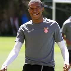 El Arsenal, dispuesto a pagar 142 millones de euros por Mbappé