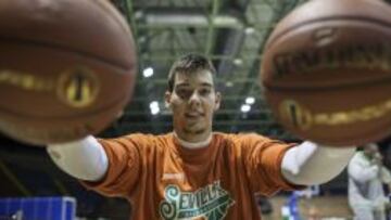 DOBLE MVP EN EUROCOPA Y LIGA. Willy Hernangómez eligió la cita ante el Barcelona para batir sus registros. La pasada semana fue el MVP de la jornada de la Eurocopa tras brillar ante el Virtus Roma con 21 puntos, 12 rebotes y 4 asistencias. Sus 43 de valoración ante el Barça lo convierten en el más joven (20 años) en alcanzar esa cifra en la ACB.