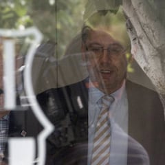 Bartomeu afronta la junta más decisiva de su mandato