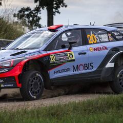 Fuerte accidente de Dani Sordo en los test de Finlandia