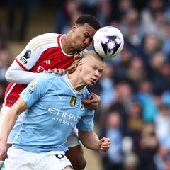 ¿Qué resultados necesitan Manchester City y Arsenal para ganar la Premier League en la última jornada?