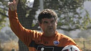 Onésimo, en el Huesca.