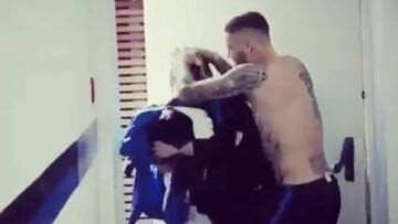Mauro Icardi y su divertida broma al utilero del Inter de Milán. Foto: redes sociales
