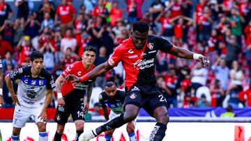 Jordy Caicedo of Atlas during the 13th round match between Atlas and Queretaro as part of the Torneo Clausura 2024 Liga BBVA MX at Jalisco Stadium on March 31, 2024 in Guadalajara, Jalisco, Mexico.