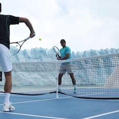 ¿Cómo afecta la temperatura al bote de la pelota de tenis?