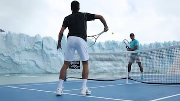 ¿Cómo afecta la temperatura al bote de la pelota de tenis?