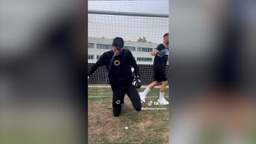 La broma viral a Courtois entrenando sus reflejos