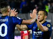 Alexis marca y el Inter de Milán sigue luchando por el Scudetto
