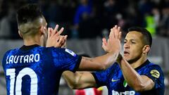 Alexis marca y el Inter de Milán sigue luchando por el Scudetto