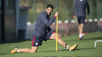 Raúl García, durante un entrenamiento con el Athletic.