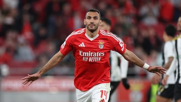 Pavlidis celebra el tercer gol del Benfica al Nacional.
