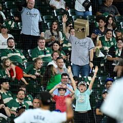 Owner Jerry Reinsdorf open to offers in sale of White Sox