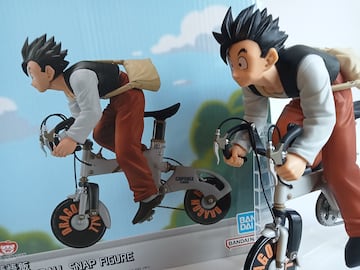 Figura de Gohan en bicicleta por Banpresto