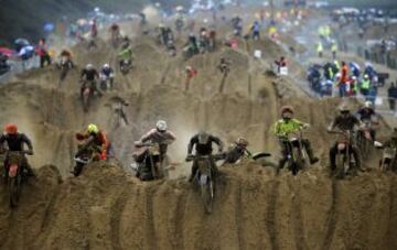 Muchos aficionados al motocross no quisieron perderse esta embarrada carrera de resistencia de tres horas en el suroeste de Inglaterra.