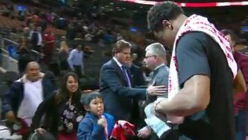 La emotiva reacción de un pequeño fan al conocer a DeMar DeRozan