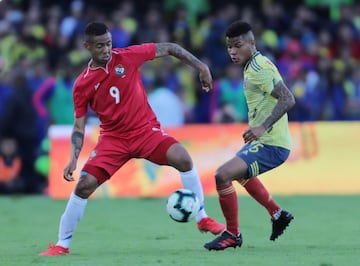 Colombia vence a Panamá en el estadio El Campín en amistoso de preparación para la Copa América de Brasil.