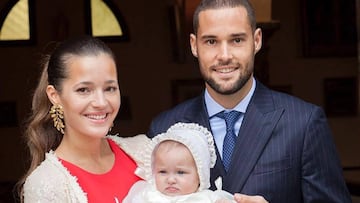 Malena Costa y Mario Su&aacute;rez con su hija Matilda