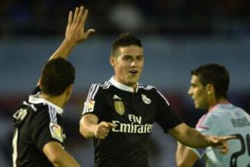 James se juntó con Chicharito y el Real Madrid venció al Celta para no perder de vista al Barcelona.