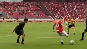Bruno Corsini concreto la acción y el partido terminó 2-0.