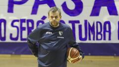 Alberto Ortego, entrenador del Movistar Estudiantes, durante un entrenamiento.