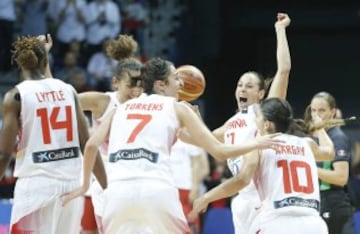 Las españolas celebran el pase a la final. 