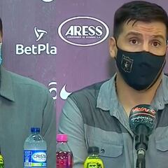 Alexandre Guimaraes y Juan Cruz Real se quejan del VAR