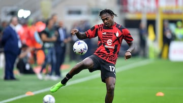 Rafael Leao, con la camiseta del Milan.