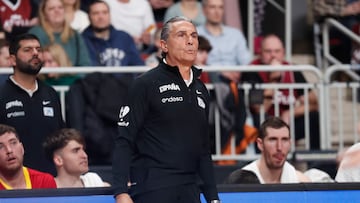 Riga (Latvia), 20/02/2025.- Spain head coach Sergio Scariolo gestures during the FIBA EuroBasket 2025 Qualifiers match between Latvia and Spain in Riga, Latvia, 20 February 2025. (Baloncesto, Letonia, España) EFE/EPA/TOMS KALNINS