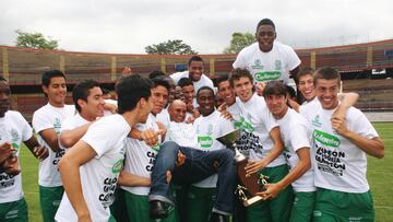 Carlos Paniagua, el DT que eligió triunfar con el fútbol femenino