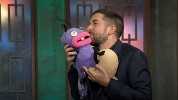 ‘El Hormiguero’ se cuela en ‘La Revuelta’: así ha sido el beso de Broncano a Trancas