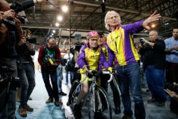 El ciclista francés de 105 años que bate el récord de la hora