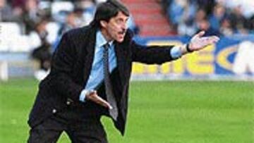 <B>NO QUIERE CONFIANZAS</B>. Moré pedirá a sus jugadores tensión en Sevilla.