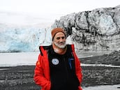 Rafa Abella, el sismólogo español que vive al pie de un volcán en la Antártida: “Me encantaría vivir una erupción en Isla Decepción”