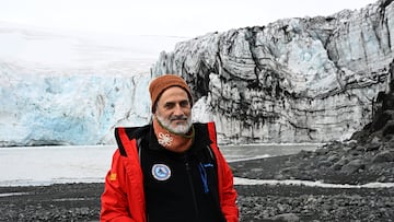Rafa Abella, el sismólogo español que vive al pie de un volcán en la Antártida: “Me encantaría vivir una erupción en Isla Decepción”