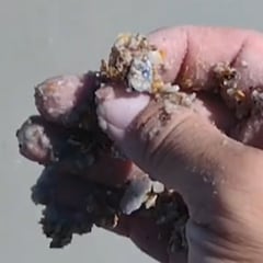 Un hombre desentierra un anillo de diamantes valorado en casi 40.000 euros: “Devolverlo me hizo sentir muy bien”