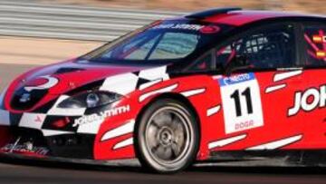 <b>UN TÁNDEM DE ÉXITO. </b>Carlos Sr. y Carlos Jr. compartieron un Seat León en MotorLand y disfrutaron con la primera experiencia juntos al volante de un coche.