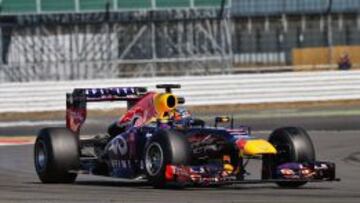 Sainz Jr. al volante del Red Bull.