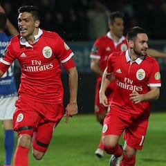 Raúl Jiménez anota y Antonio Briseño se va expulsado en duelo de mexicanos en Portugal