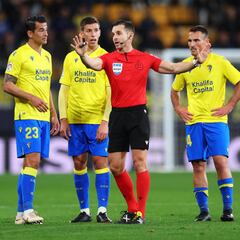 El escándalo del VAR abre otro frente entre la Federación y LaLiga